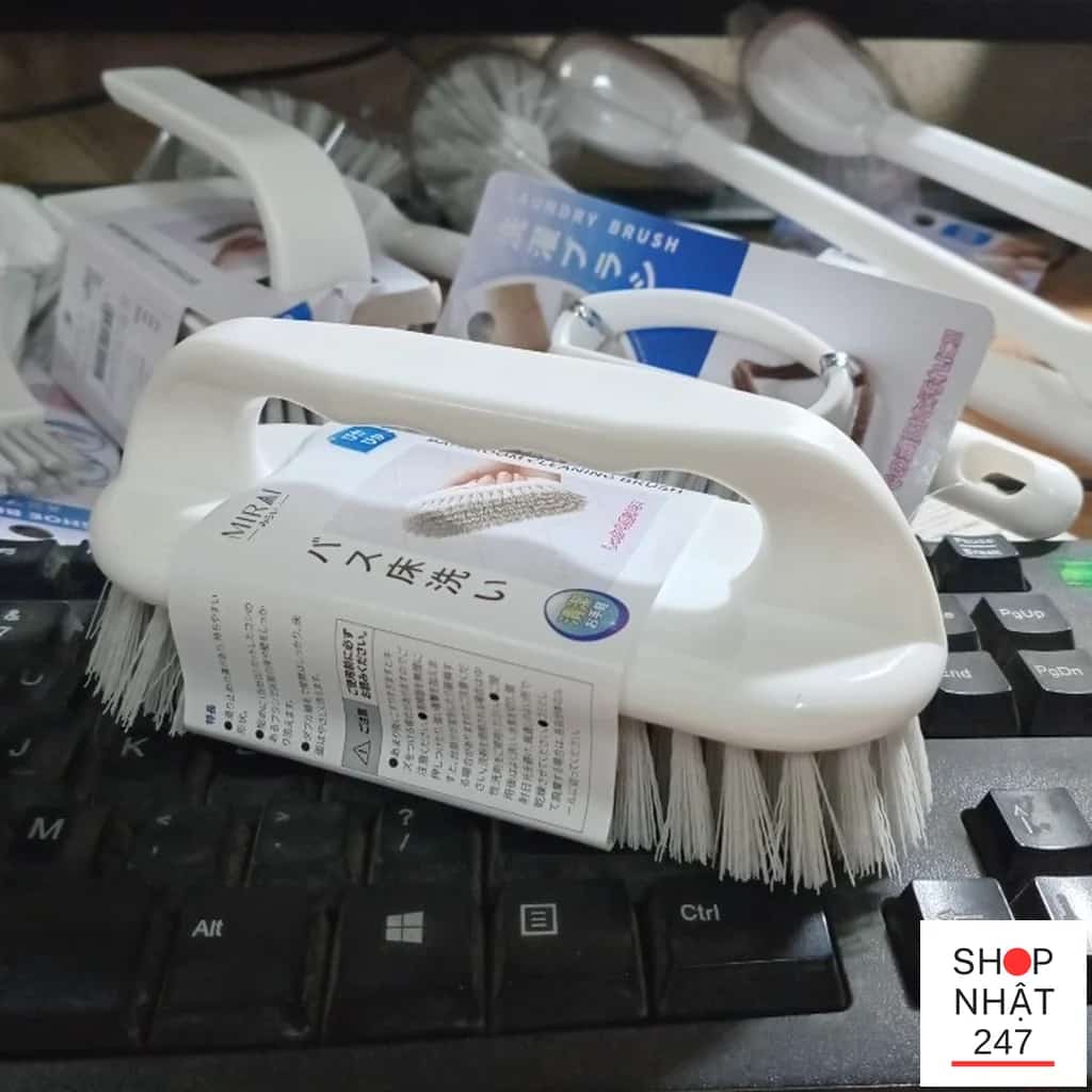 ban-chai-co-san-Nhat.webp