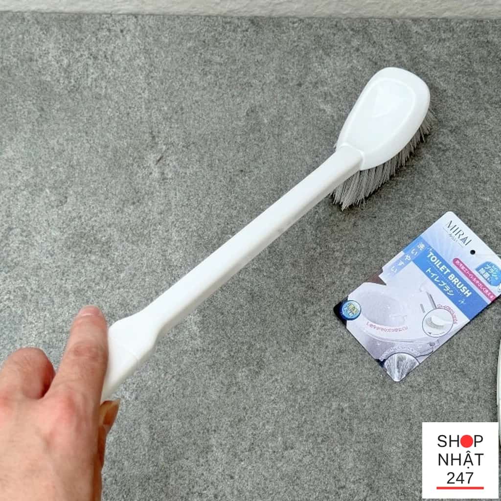 choi-co-toilet-gia-re-1.webp