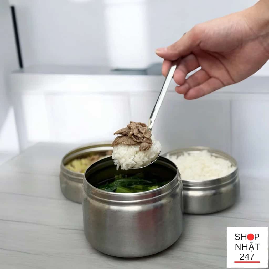 so-sanh-thia-inox-304-va-inox-thuong.webp